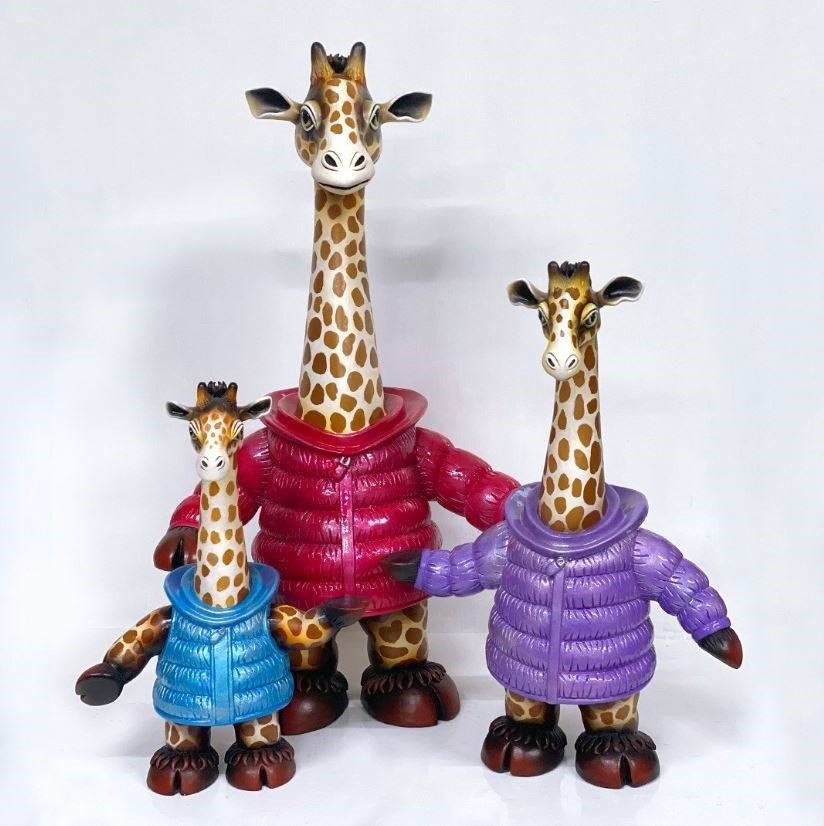 Carlos and Albert Giraffe with Coat (Medium) (Purple)